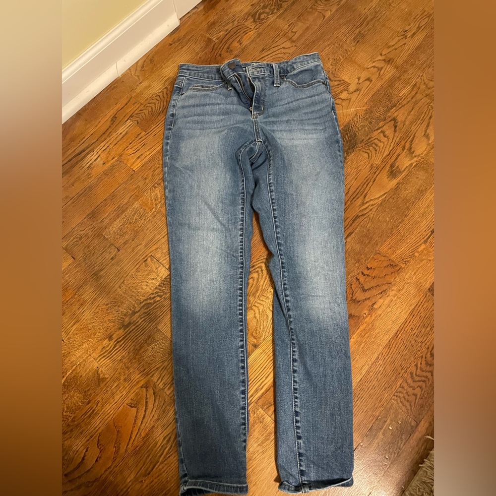 Universal Thread size 4.